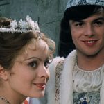 Ich hlasy a vykony patria k Vianociam