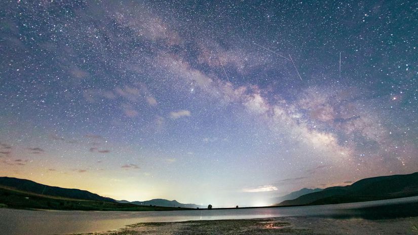 Meteoricky roj Geminid vrcholi podmienky na pozorovanie su priaznive