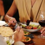 Nie je dolezite len to co jeme ale aj kedy to jeme Expertka radi Toto je najlepsi cas na veceru