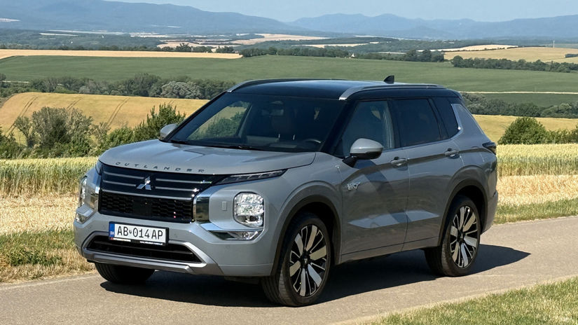 Nove Mitsubishi Outlander PHEV je komfortne a zvlada teren