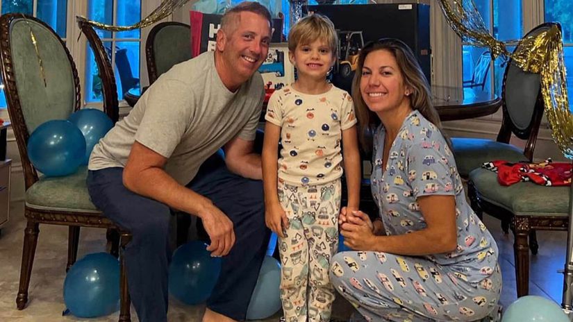 Obrovska tragedia v USA Pri pade lietadla zahynula legenda NASCAR s rodinou