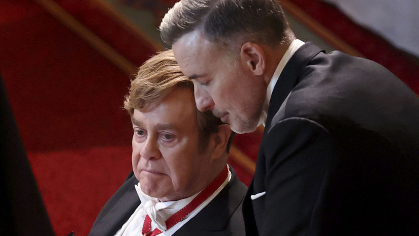 Som takmer slepy Elton John hovoril o tazkych mesiacoch