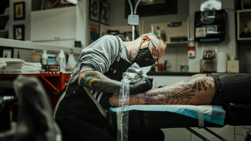 Tetovanie nemusi ostat len na kozi Vedci odhalili co farba robi s imunitnym systemom