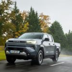 Toyota predstavuje novy Hilux vratane elektrickej verzie