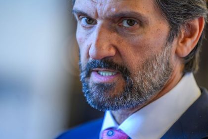 Zahranicny vybor neprevzal Kalinakovu delegaciu vo Vietname