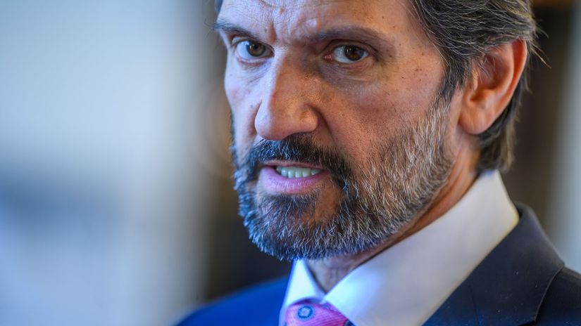 Zahranicny vybor neprevzal Kalinakovu delegaciu vo Vietname