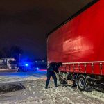 Kosice hlasia snehovu a veternu kalamitu Kamionistu v Michalovciach delili od tragedie minuty