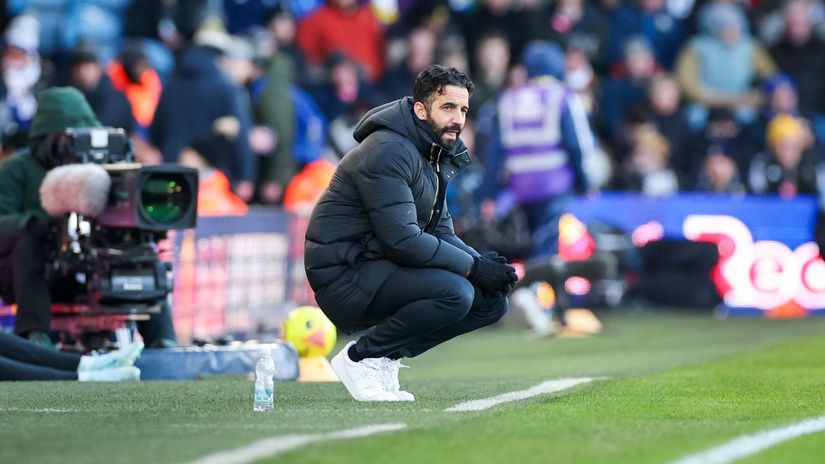 Kto si sadne na najhorucejsiu lavicku v PL United po Amorimovi zvazuje dvojicu klubovych legend