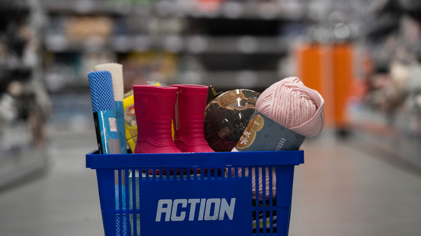 Mozno ste ich nasli pod stromcekom Znamy lacny retazec stahuje chybne vyrobky Hrozi z nich udusenie aj poskodenie pokozky