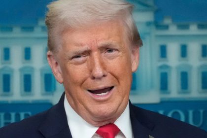 Neschvalila dohodu Trump oznamil 25percentne cla na tovary z Juznej Korey Akcie automobiliek a won klesli