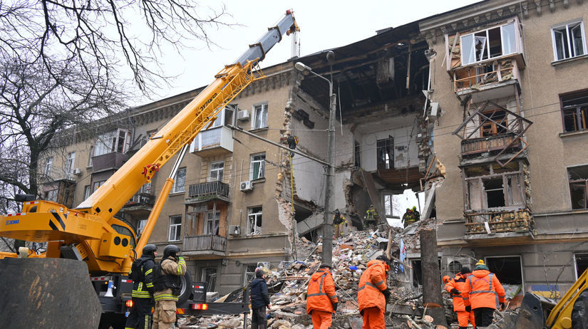 ONLINE Rusi opat masivne zautocili Viac ako 160 dronov devastovalo Ukrajinu v Odese stale vytahuju ludi z ruin