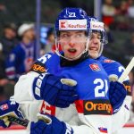 Pokracuje v bratovych stopach Adam Nemec ostava v zamori