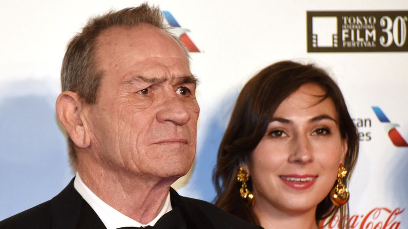 Slavny herec Tommy Lee Jones preziva tragediu