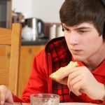 Ticha epidemia medzi detmi 1 z 10 chlapcov