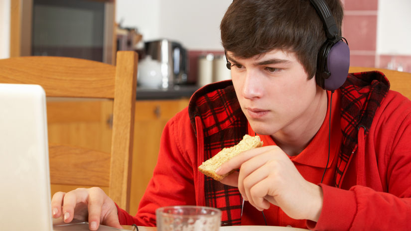 Ticha epidemia medzi detmi 1 z 10 chlapcov