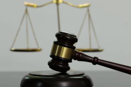 Tisicky eur vo forme odskodneho za chyby uradov alebo sudu nie su nerealnou zalezitostou Kedy a ako je mozne o ne poziadat