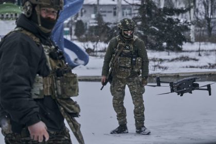 V hre nie je len mier Moskva bude na rozkoniach v Abu Zabi presadzovat formulu z Anchorage pise Reuters