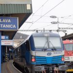 Zeleznice reaguju v hodine dvanastej Vyluka na hlavnej trase z Bratislavy do Kosic sposobila chaos listky si nekupite