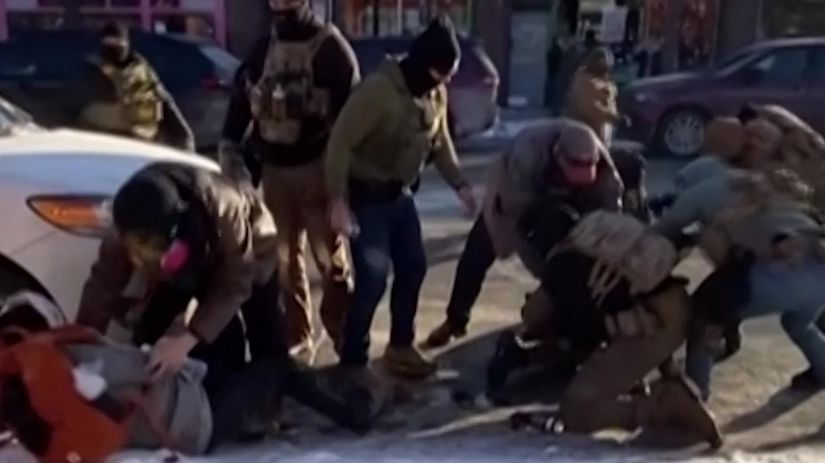po strelbe v minneapolise sa menia svedectva verzia agentov ICE sa rozpada