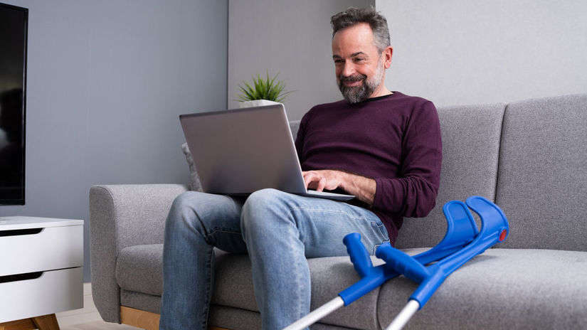 Ako je mozne v roku 2026 ziskat peniaze pocas praceneschopnosti A na co si davat pozor ak nie ste len obycajny zamestnanec