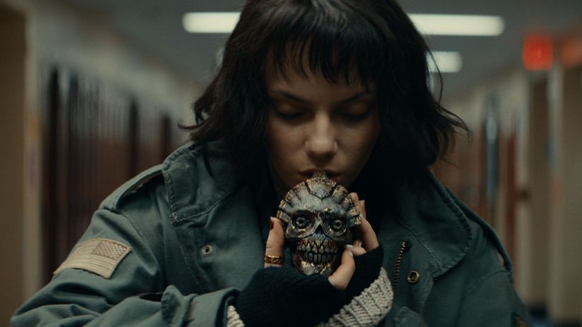 Aztecka pistala smrti ako nastroj zla do kin prichadza horor Piskot