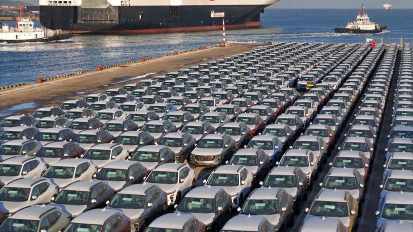 EU odklada plan na ochranu europskych elektrickych aut pred Cinou