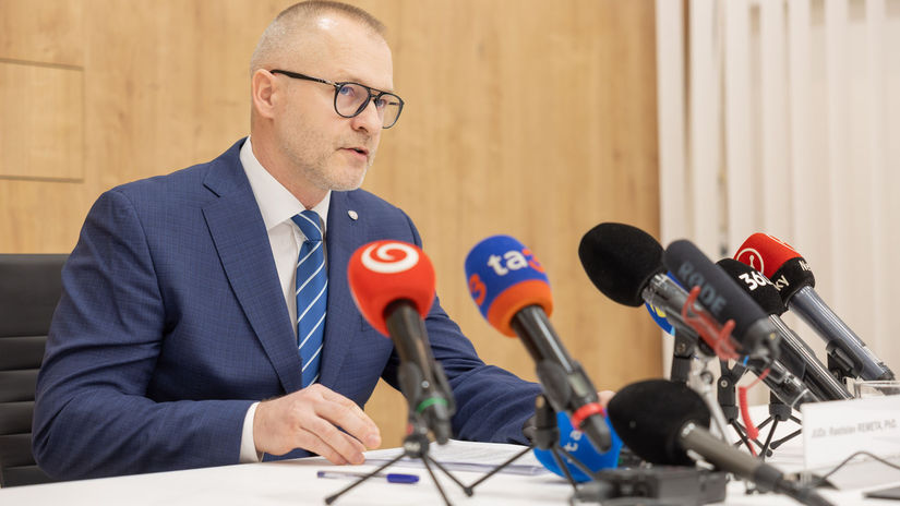 Krajskaprokuratura sa vyjadnila k darovaniu vojenskej techniky Ukrajine