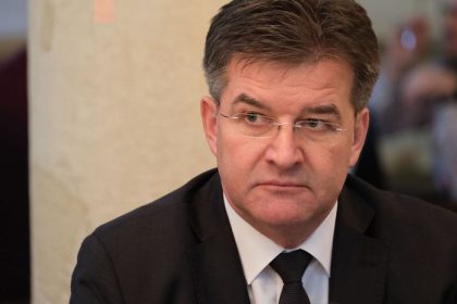 Lajcak konci ako poradca premier Fico prijal jeho rezignaciu
