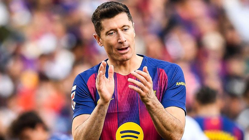 Nad kanonierom Barcelony sa schodza mracna Gesto Lewandowskeho po striedani videl cely svet