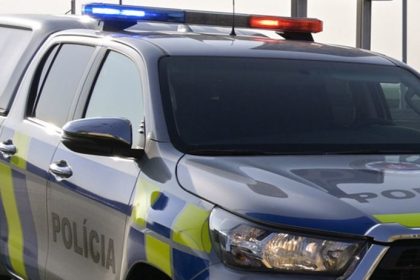 Policajt zautocil na podozriveho inspekcia ho obvinila