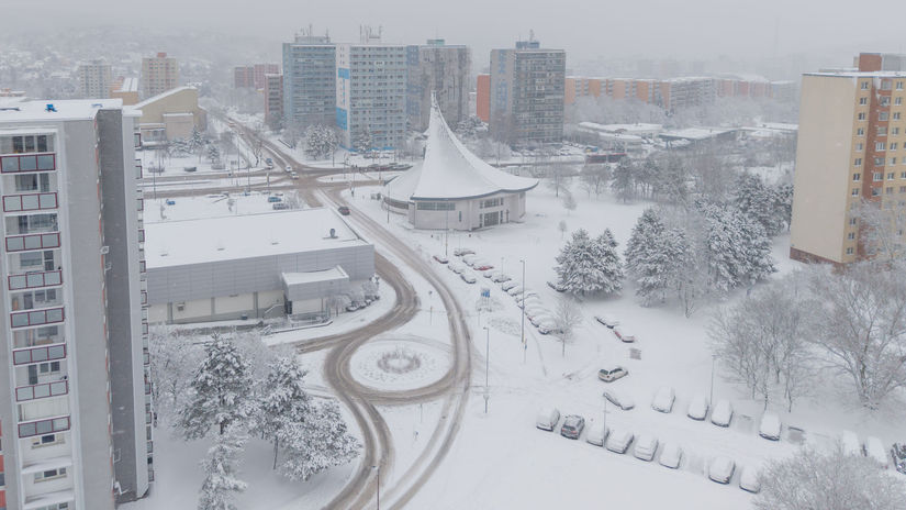 Posledny zachvev zimy Slovensko pokryl sneh SHMU vydal nove vystrahy