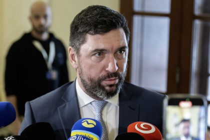 Takac hovori o zarajajucich cislach a informaciach Drucker sa od Kotlara nic podstatne nedozvedel