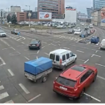 VIDEO Hroziva zrazka na priechode Auto zrazilo zenu ked vbehla na cervenu