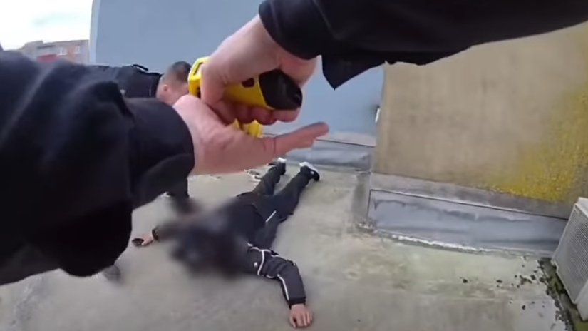 VIDEO Zufaly pokus o utek Zlodeja z bratislavskych pivnic nahanali policajti az na strechu