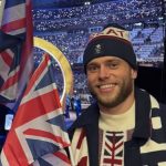 Za vulgarny odkaz Trumpovi a jeho agentom celi vyhrazkam smrtou Stojim si za tim hlasi britsky lyziar