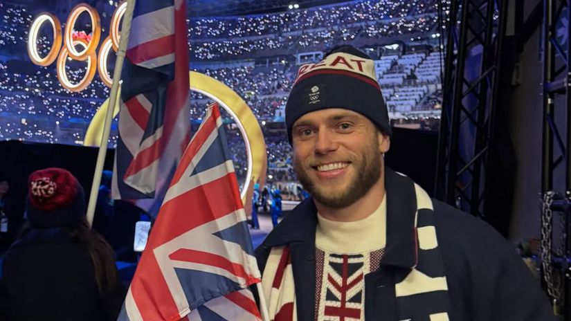 Za vulgarny odkaz Trumpovi a jeho agentom celi vyhrazkam smrtou Stojim si za tim hlasi britsky lyziar