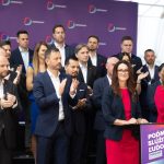 Financie v cervenom prieskumy v zelenom demokratom rastu preferencie maju sancu na parlament