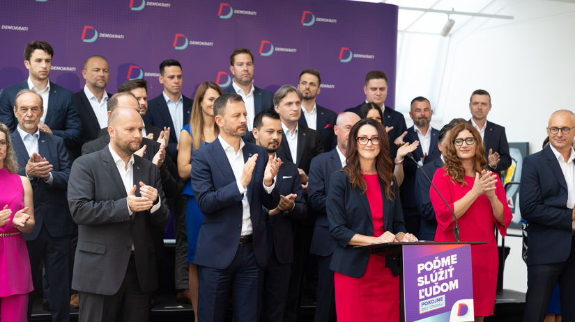 Financie v cervenom prieskumy v zelenom demokratom rastu preferencie maju sancu na parlament