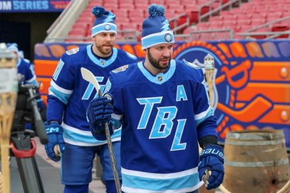 Hokejovy Einstein z Ruska dycha iny vzduch ako ostatni najcennejsiej trofeje sa vsak zrejme nedocka nezasluz si ju znie z Ameriky