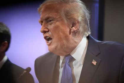 Je mi ctou zabijat vysinutych smejdov vyhlasil Trump a varoval Iran pred dalsimi utokmi