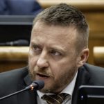 Kotlar predstavil nove tvrdenia o vakcinach opiera sa o Pekovu a toxikologa Pfizeru