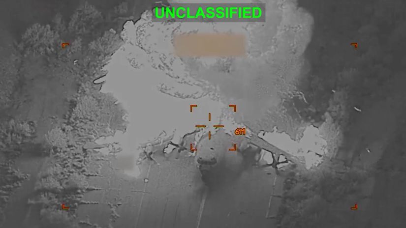 Masivne utoky na letisko v Irane Americania predviedli ako lietadla roztrhavaju na kusy