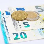 Mate doma stare bankovky ich hodnota stale plati mozete ich vymenit za eura