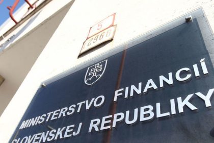 Moze byt horsie deficit je vyrazne vyssi medzimesacne medzirocne aj v porovanii s planom varuje analytik