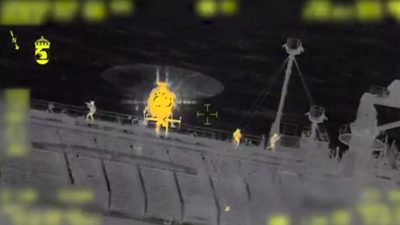 Nie kazdy je u nas vtany Svedi zasiahli na palube obrieho ruskeho tankera premier zverejnil video z tvrdho zasahu