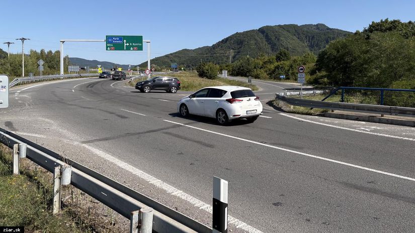 Prace na zlepsenie prehladnosti kriovatky pri sasovskom podhradi sa zacinaju