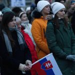 Prieskum Priblizne tri stvrtiny mladych ludi zvazuju odchod do zahranicia