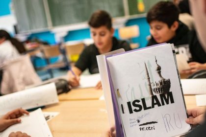 Ramadan je tu vyhod chlieb do kosa Moslimsky post rozdelil ziakov na nemeckej skole