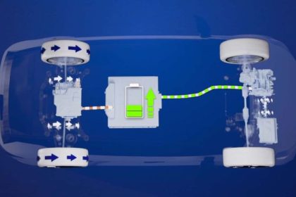 Renault prida do elektromobilov maly spalovaci motor dojazd predlzi na 1 400 km