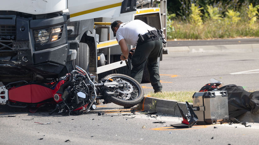 VIDEO Akob vymrelo cele male mestecko Policia zverejnila zabery z hrozostrasnych nehod motocyklistov